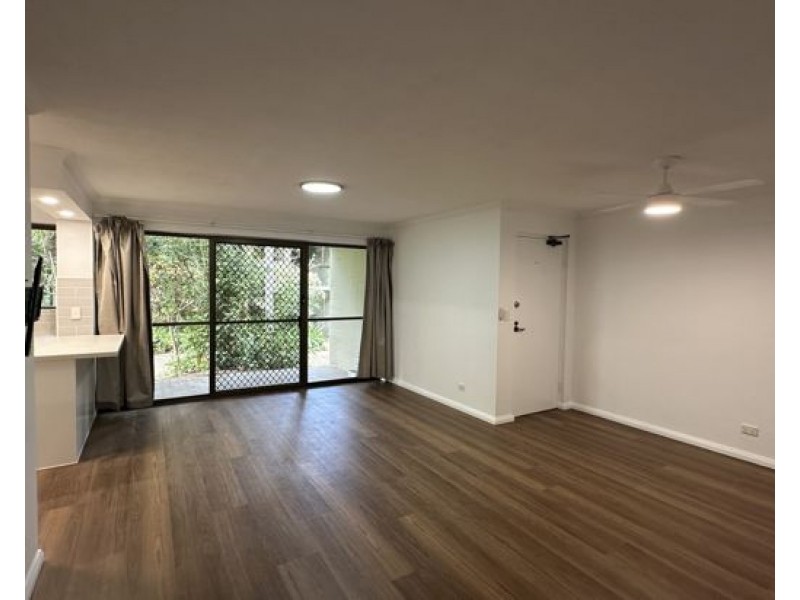 15/111 Markeri Street, Mermaid Waters QLD 4218