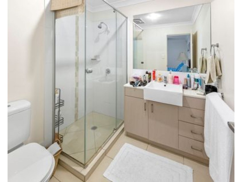 36 20 Kianawah Road South, Manly West QLD 4179