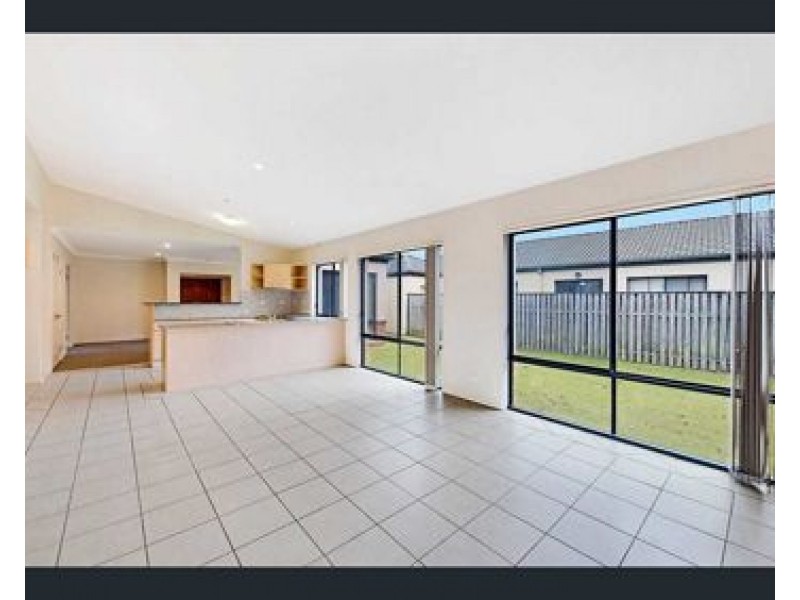 19 Dunstan Drive, Robina QLD 4226