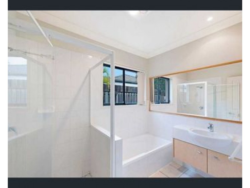 19 Dunstan Drive, Robina QLD 4226