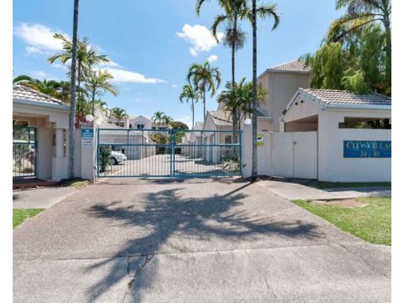11 /30-40 Lily Street, Cairns North QLD 4870