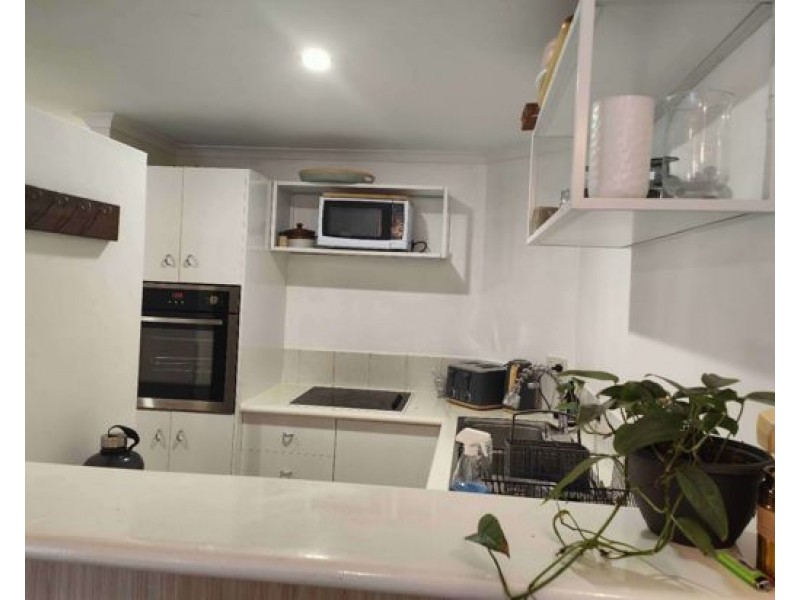 11 /30-40 Lily Street, Cairns North QLD 4870