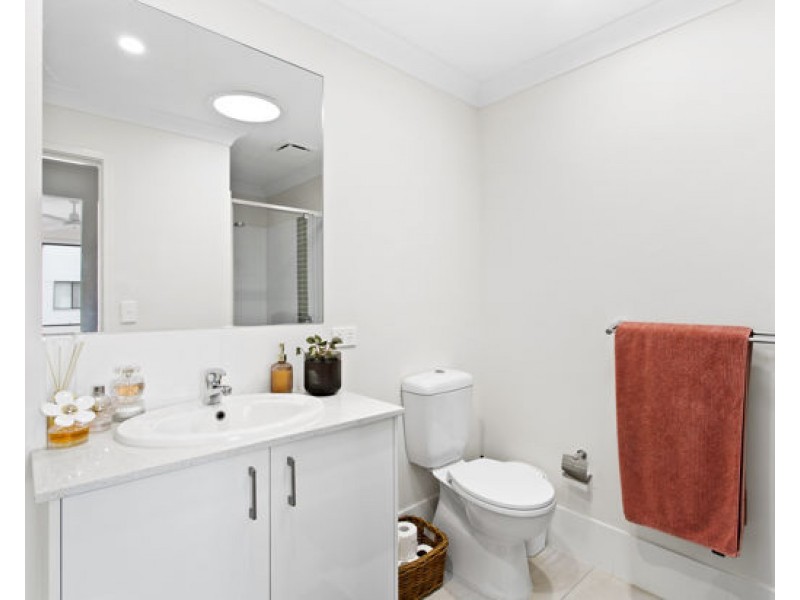 6/7 Franco Place, Bridgeman Downs QLD 4035