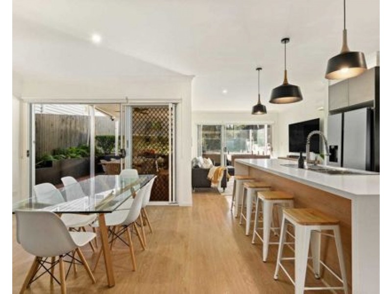 14 Ernest St, Camp Hill QLD 4152