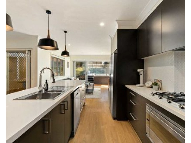 14 Ernest St, Camp Hill QLD 4152