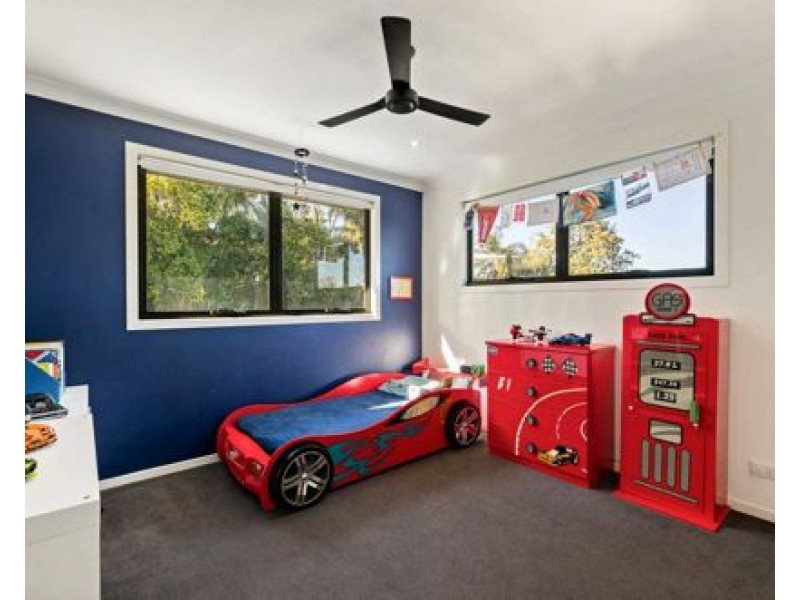 14 Ernest St, Camp Hill QLD 4152