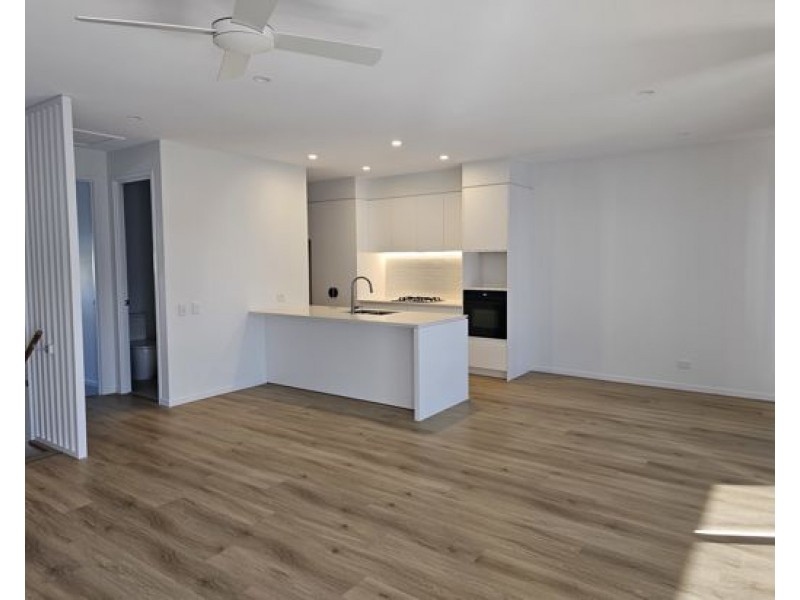 62/2 Marina Quays Boulevard, Hope Island QLD 4212