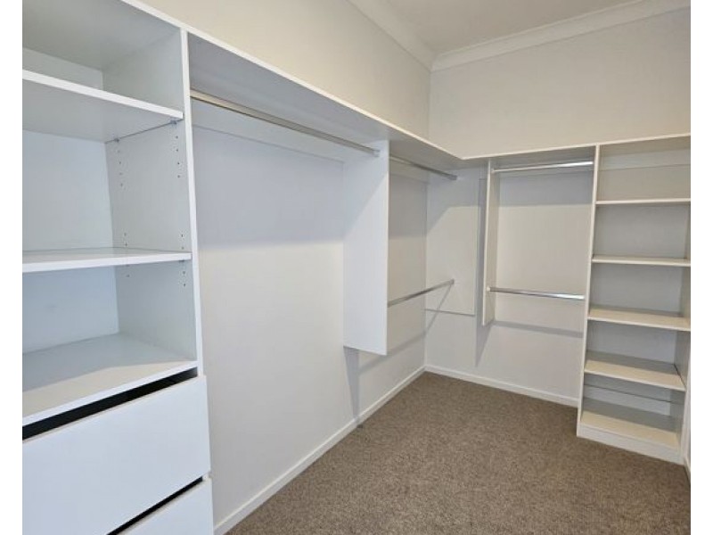 62/2 Marina Quays Boulevard, Hope Island QLD 4212