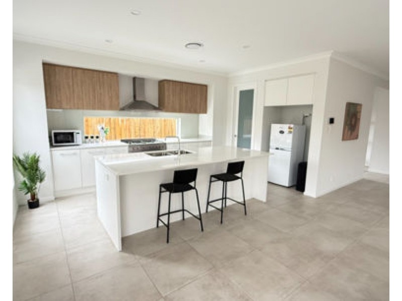 8 Mornington Court, Pimpama QLD 4209