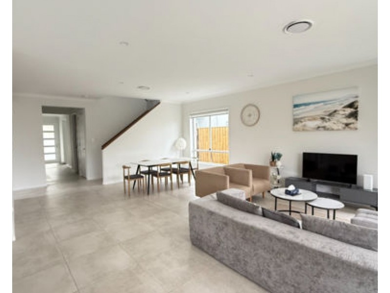 8 Mornington Court, Pimpama QLD 4209