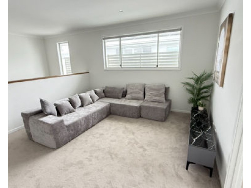 8 Mornington Court, Pimpama QLD 4209