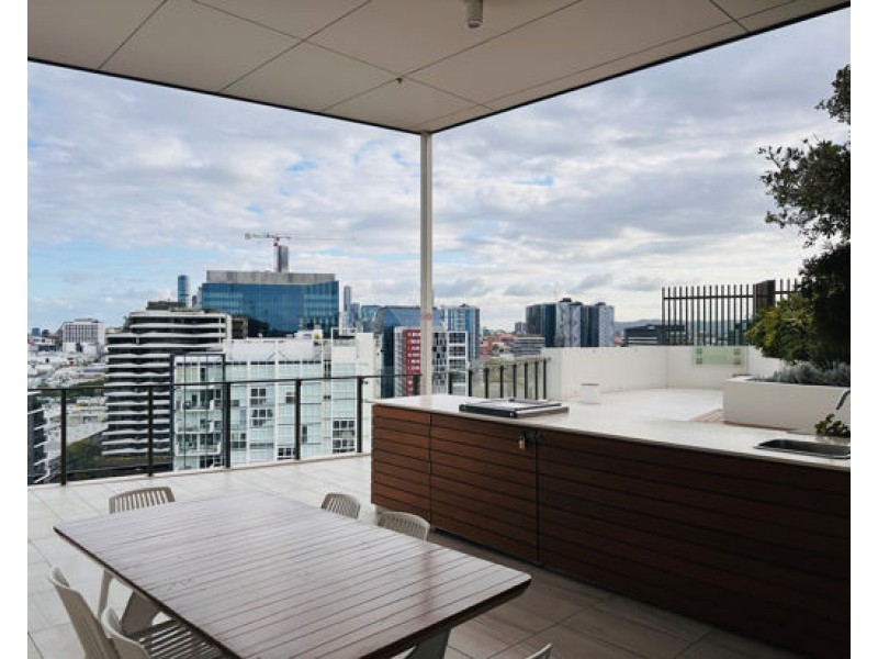 1510/10 Stratton Street, Newstead QLD 4006