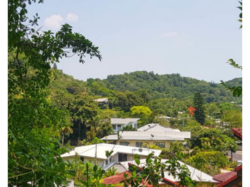 174 Hillview Crescent, Whitfield QLD 4870