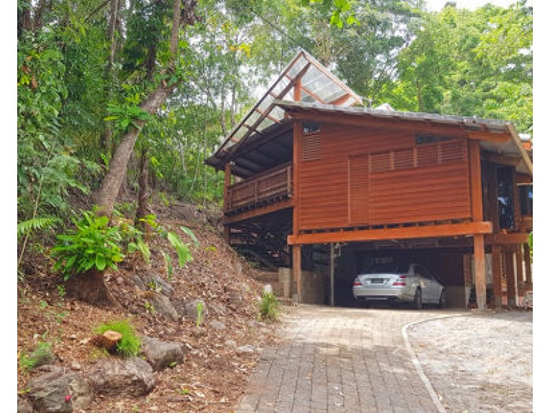 174 Hillview Crescent, Whitfield QLD 4870