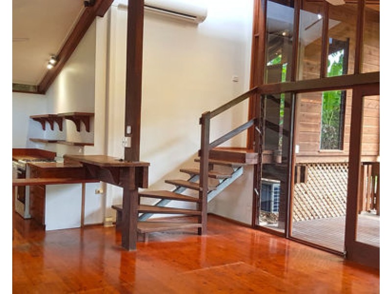 174 Hillview Crescent, Whitfield QLD 4870