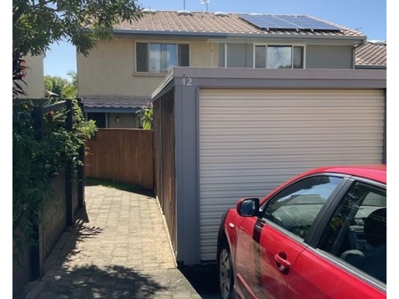 42/63 Olsen Avenue, Labrador QLD 4215