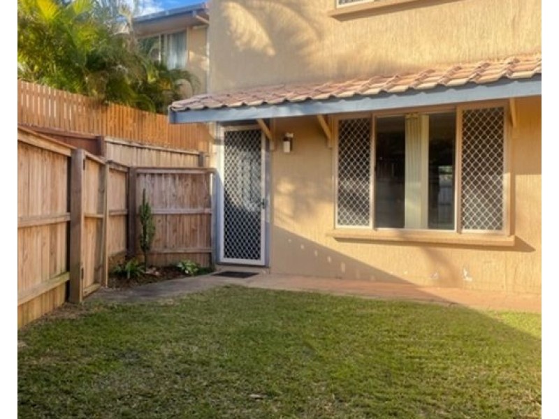 42/63 Olsen Avenue, Labrador QLD 4215