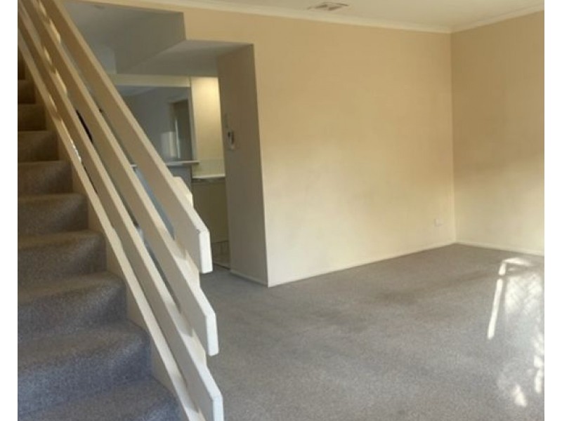 42/63 Olsen Avenue, Labrador QLD 4215