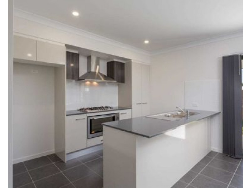 3 STINSON CIRCUIT, Coomera QLD 4209