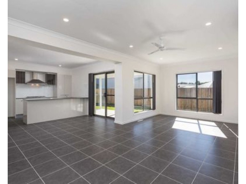 3 STINSON CIRCUIT, Coomera QLD 4209