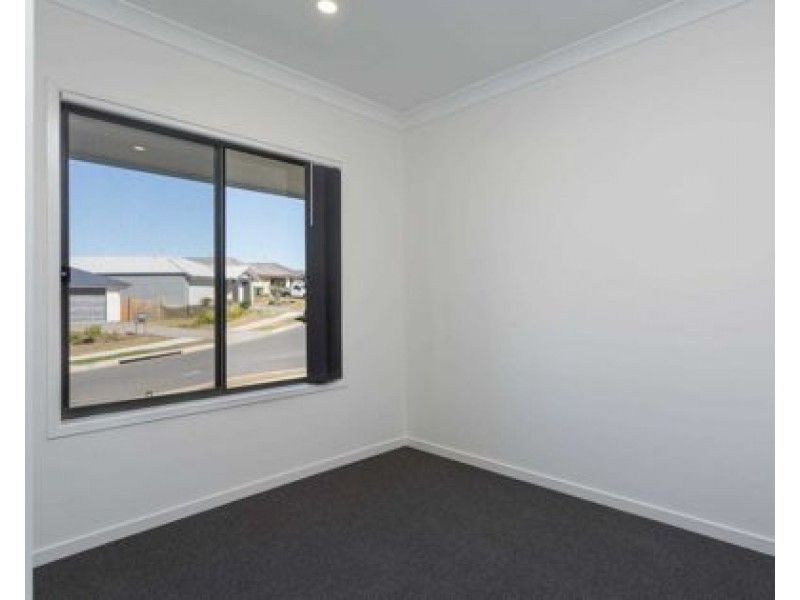 3 STINSON CIRCUIT, Coomera QLD 4209