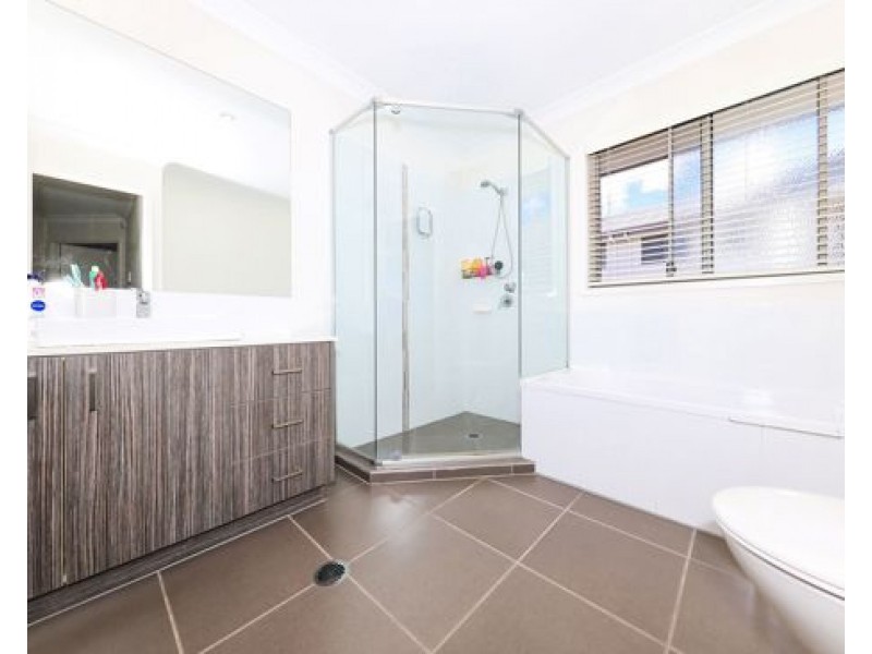 41 20 Kianawah Road South, Manly West QLD 4179