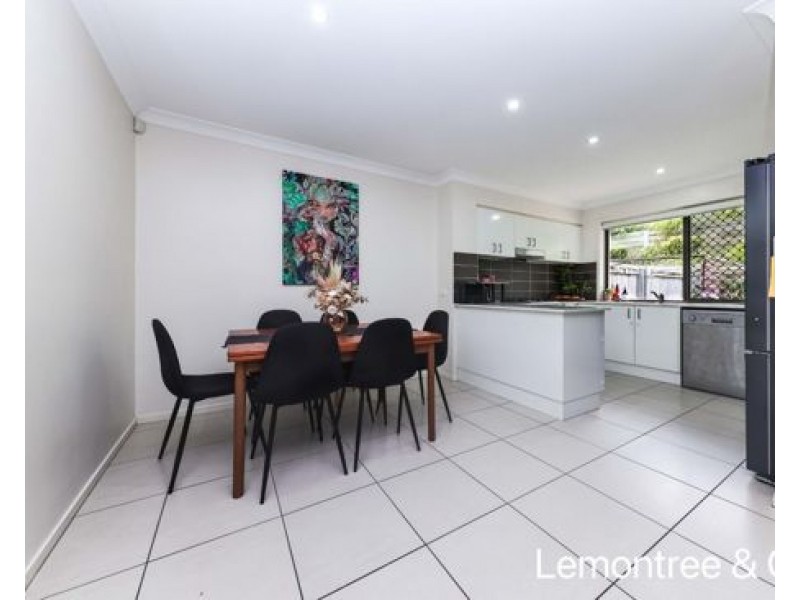 21 20 Kianawah Road South, Manly West QLD 4179