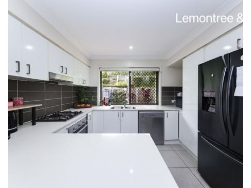 21 20 Kianawah Road South, Manly West QLD 4179