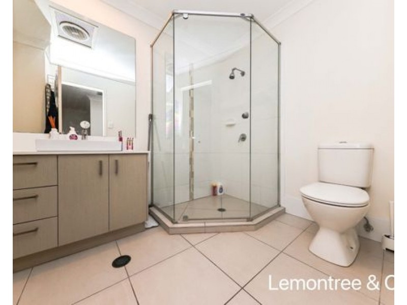 21 20 Kianawah Road South, Manly West QLD 4179