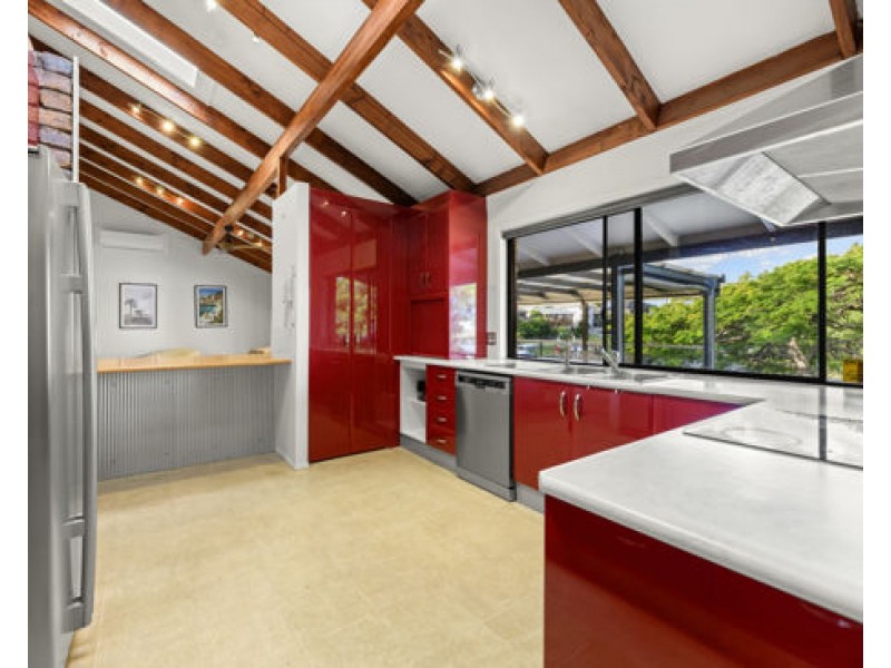 1 Glenbrook Ave, Benowa QLD 4217