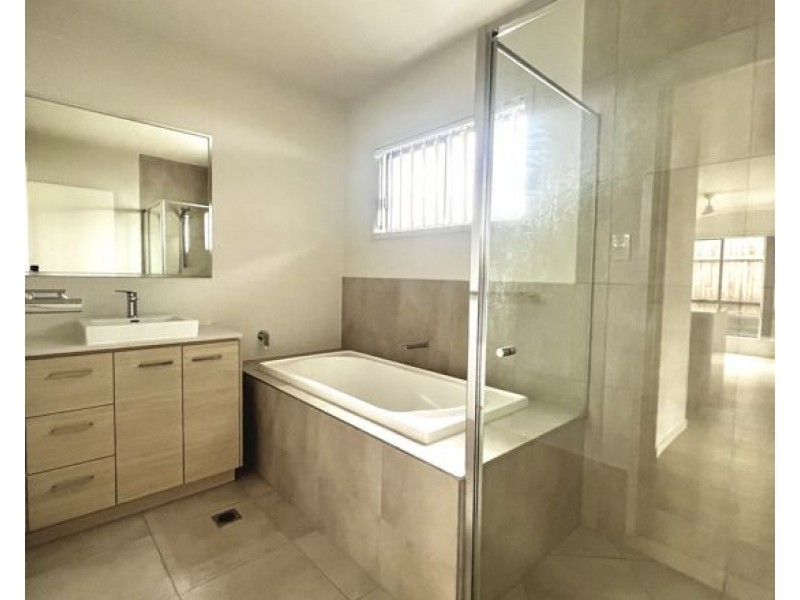 38 Angelsea Street, Greenbank QLD 4124