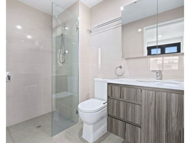 132/181 Clarence Road, Indooroopilly QLD 4068