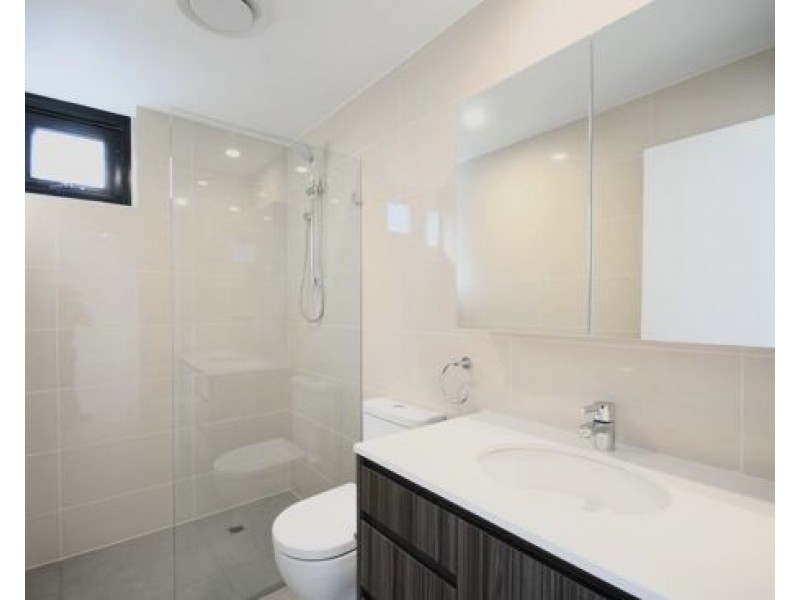 132/181 Clarence Road, Indooroopilly QLD 4068