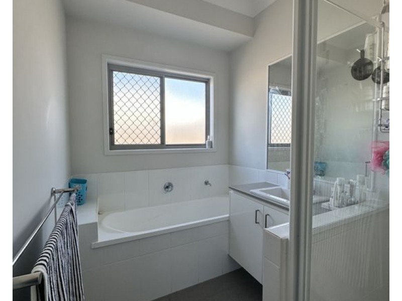 8 Jeremy Street, Coomera QLD 4209