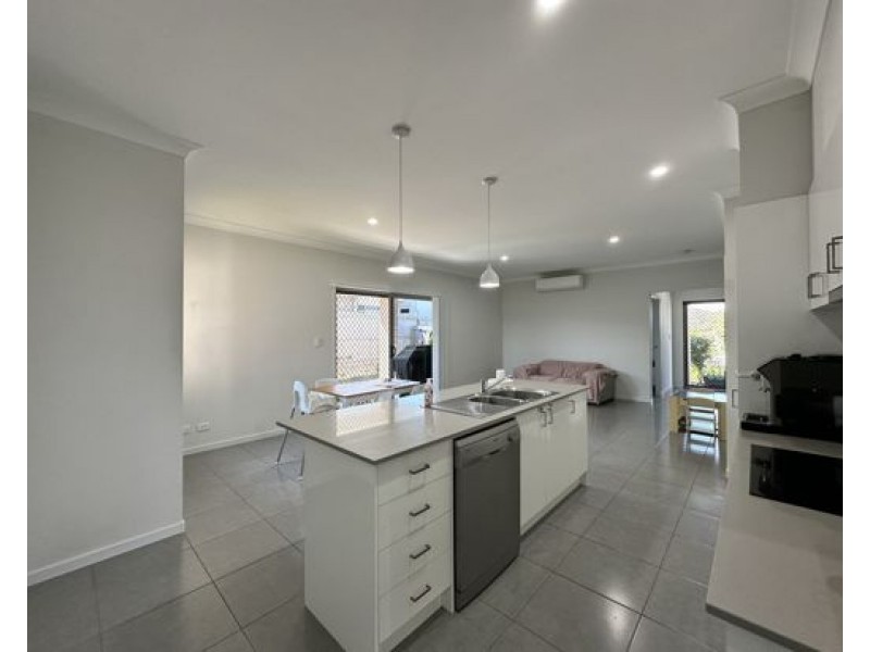 8 Jeremy Street, Coomera QLD 4209