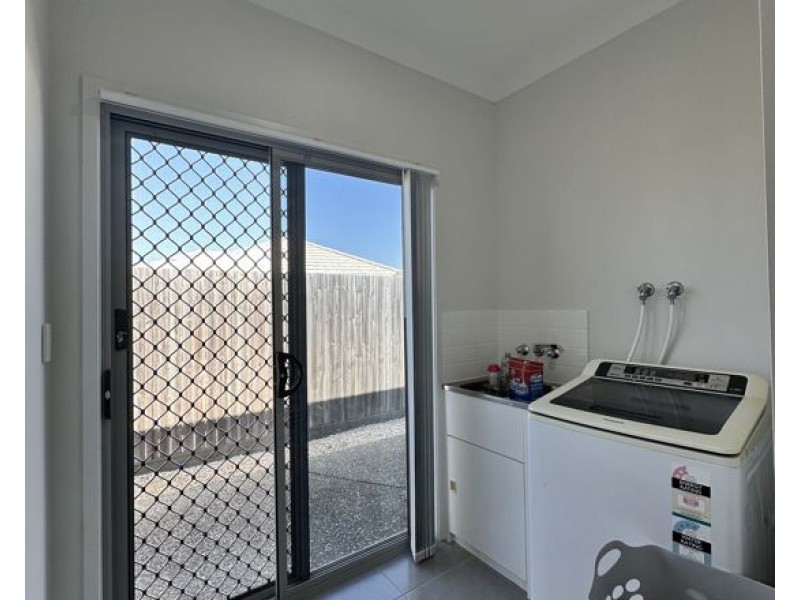 8 Jeremy Street, Coomera QLD 4209