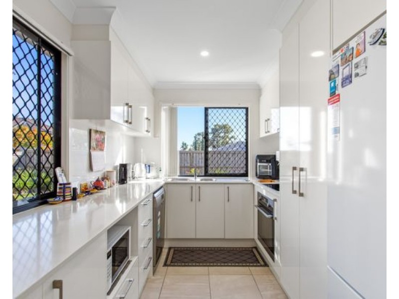 7 Franco Place, Bridgeman Downs QLD 4035