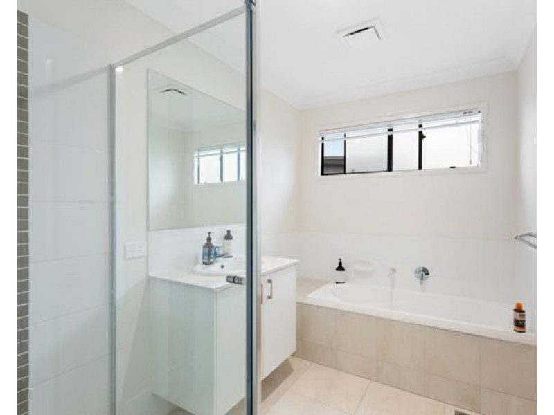 7 Franco Place, Bridgeman Downs QLD 4035