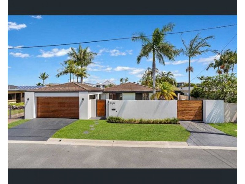 8 PALMETTO COURT, Broadbeach Waters QLD 4218