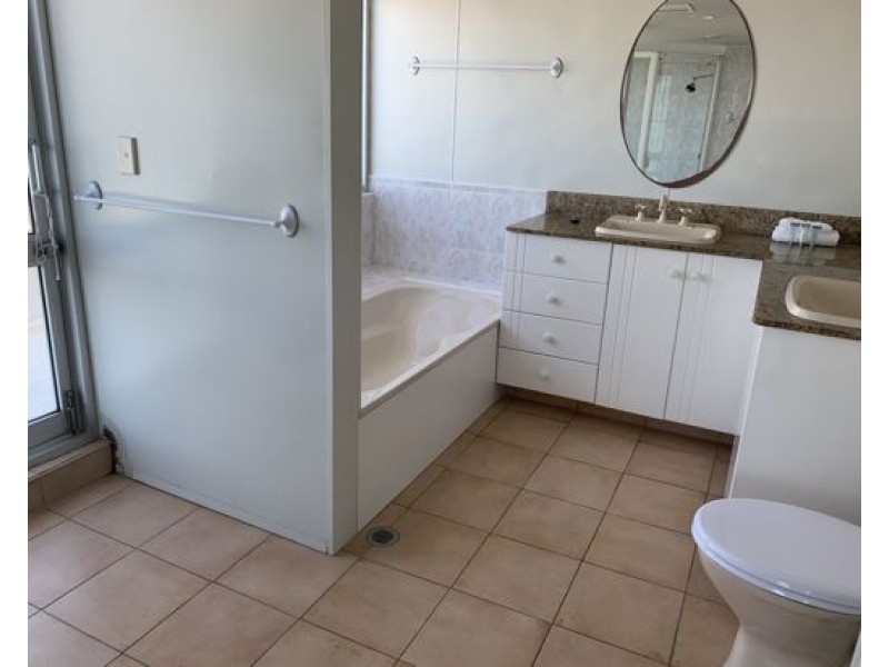 20 Old  Burleigh Road, Surfers Paradise QLD 4217