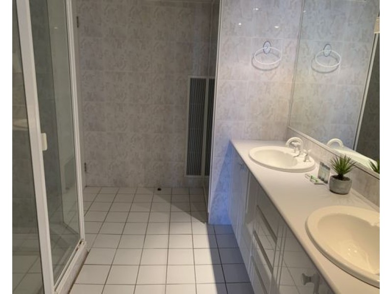 20 Old  Burleigh Road, Surfers Paradise QLD 4217