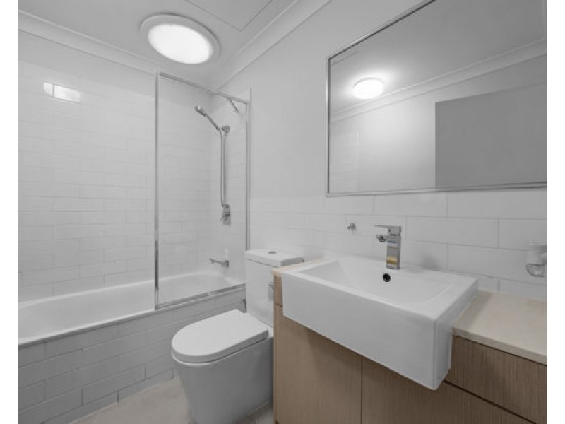 Unit 10/96 Dell Road, St Lucia QLD 4067