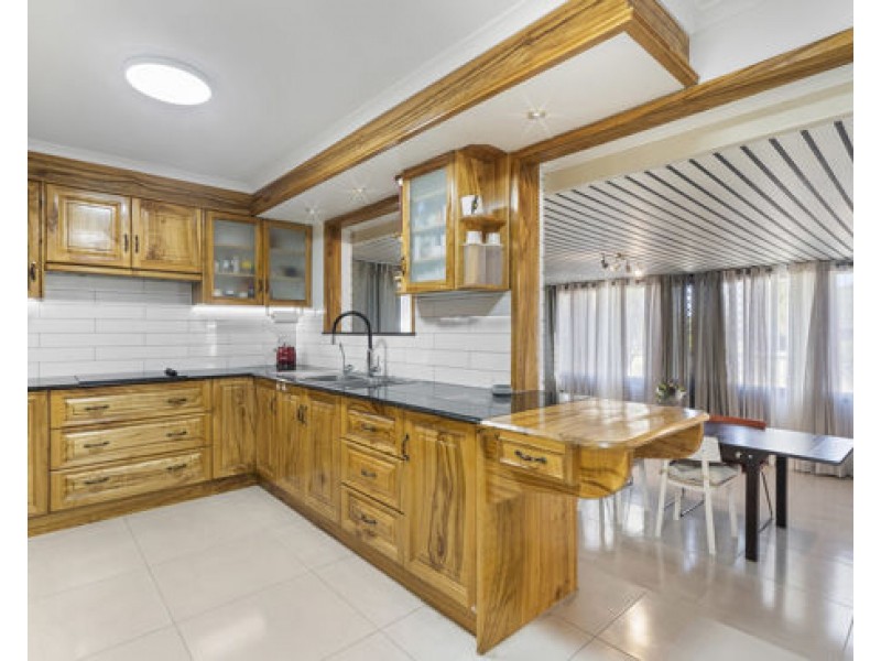 37 Firthshire Street, Mansfield QLD 4122