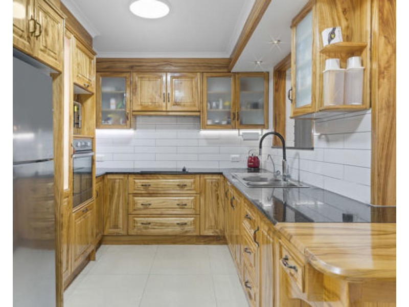 37 Firthshire Street, Mansfield QLD 4122