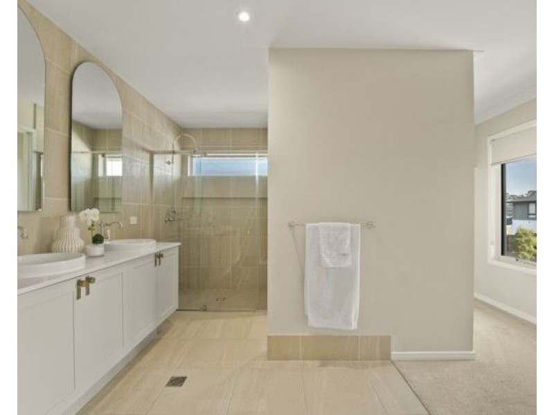 15 Moss St, Greenbank QLD 4124