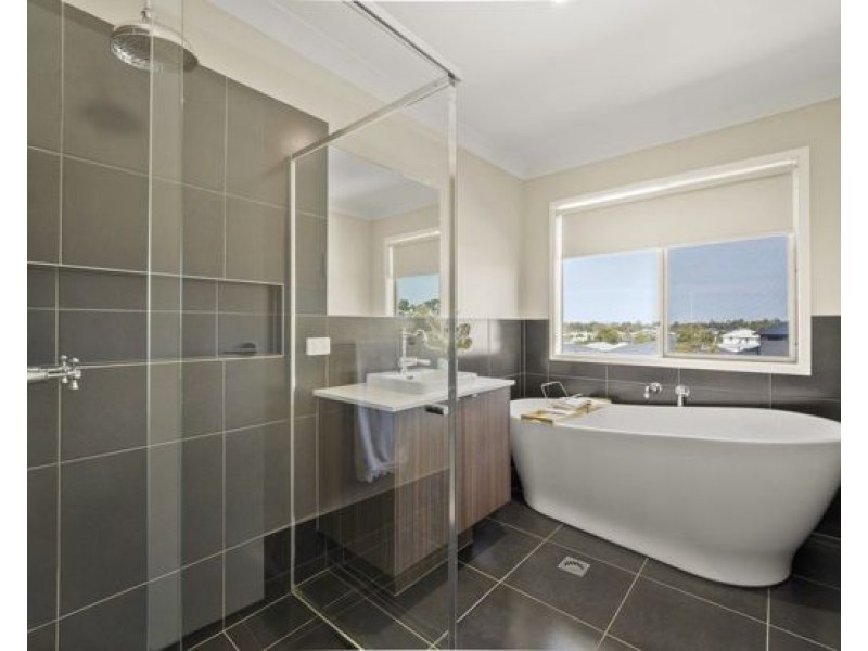 15 Moss St, Greenbank QLD 4124