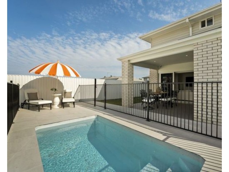 15 Moss St, Greenbank QLD 4124