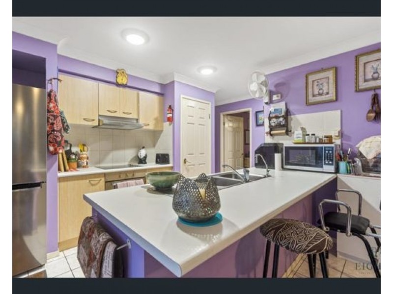 4 Pinedale Crescent, Parkinson QLD 4115