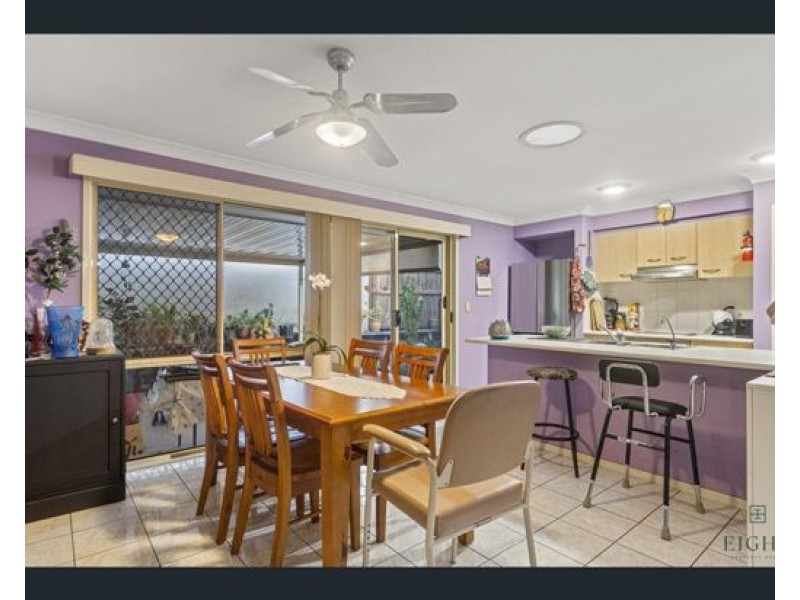 4 Pinedale Crescent, Parkinson QLD 4115