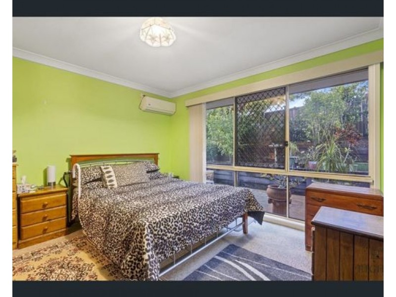 4 Pinedale Crescent, Parkinson QLD 4115